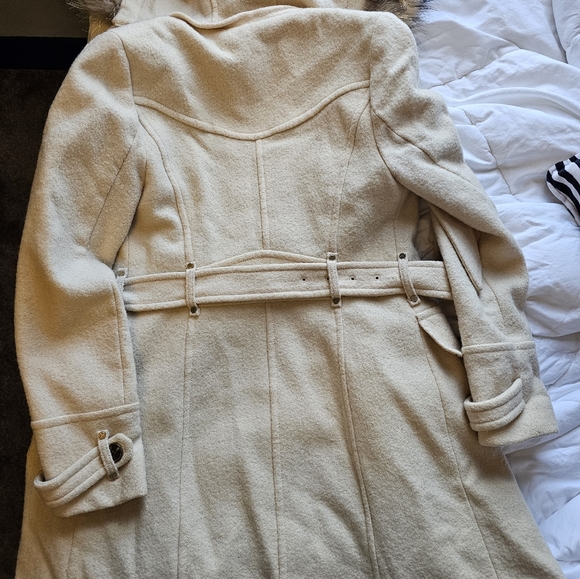 Coat with removable fur hoodie - Picture 3 of 8